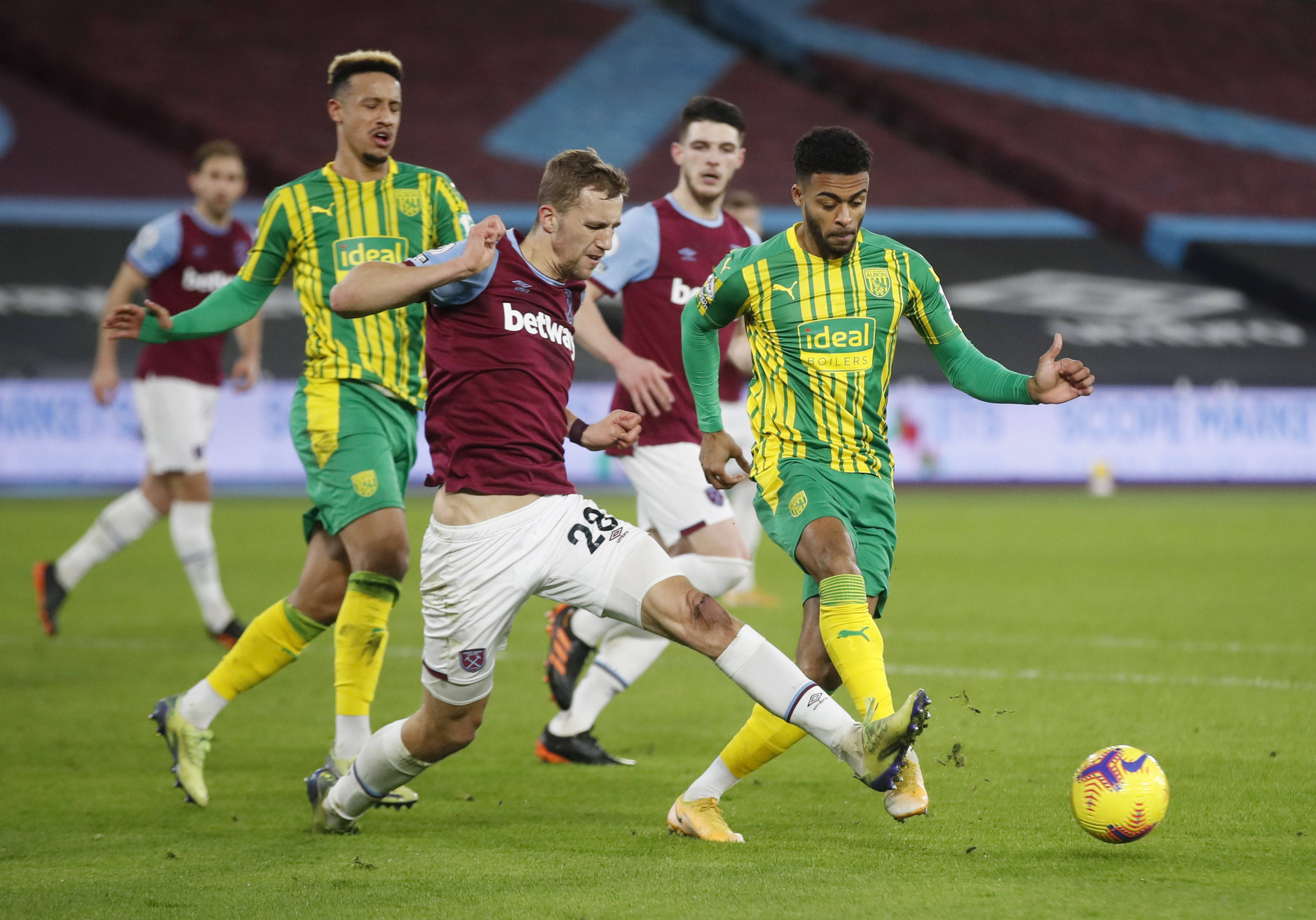 塞洛两人向 塞洛两人向